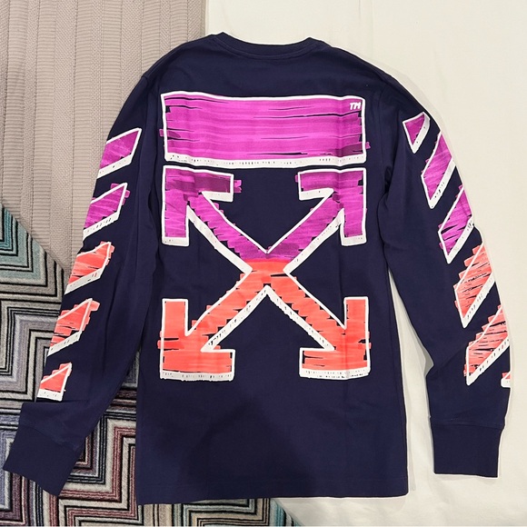 Off-white long sleeve t-shirt. - Picture 2 of 2